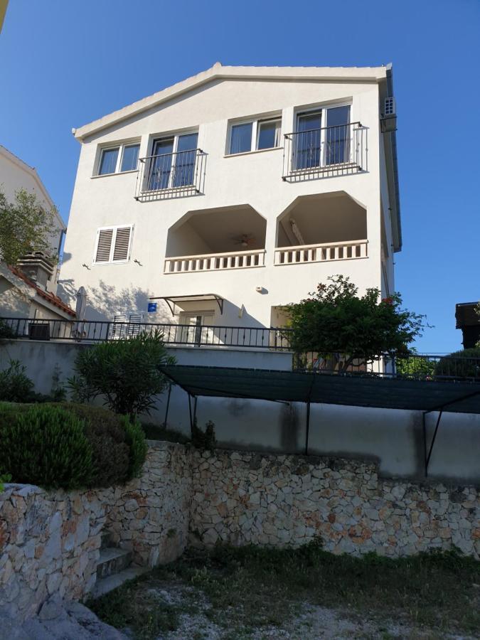 Apartments Zdenka Винишче Экстерьер фото