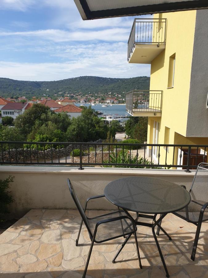 Apartments Zdenka Винишче Экстерьер фото