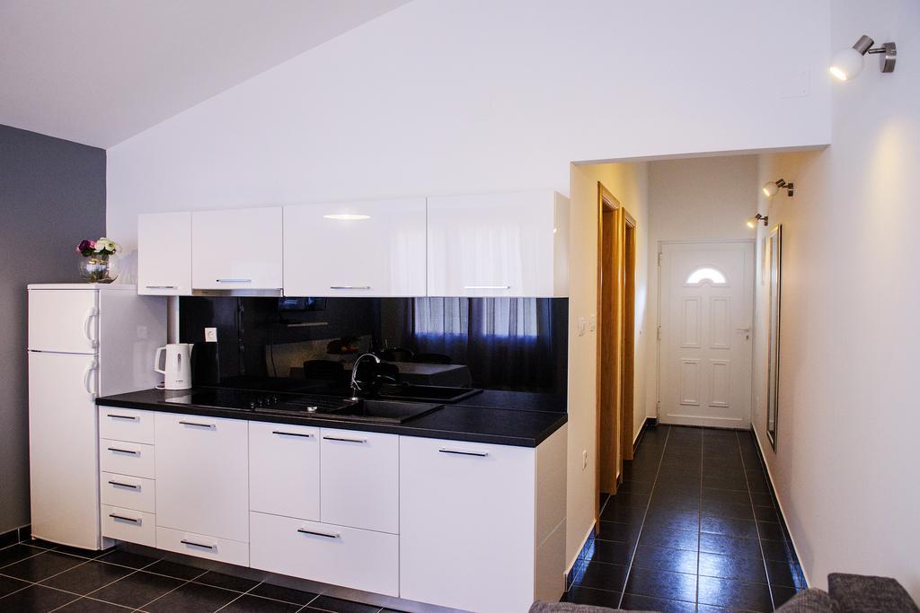 Apartments Zdenka Винишче Экстерьер фото